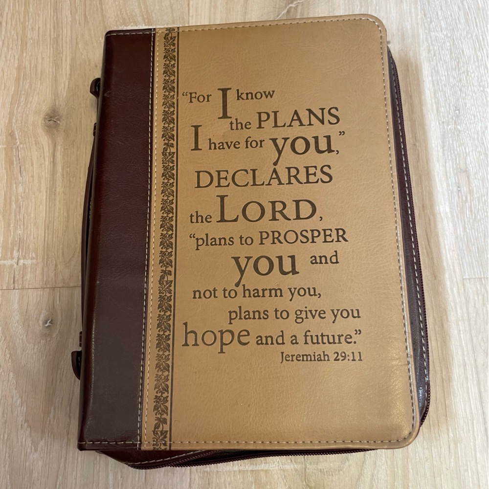 NWOT Elegant Tan and Brown Bible Carry Case Bag